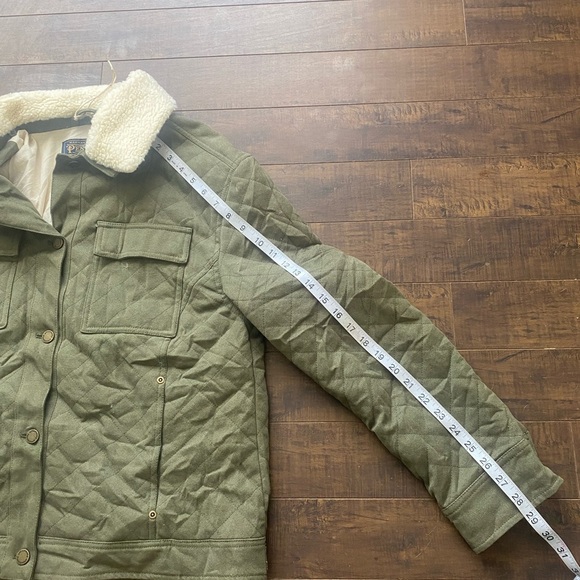 Pendleton Faux Shearling Trim Sidney Barn Coat in fatigue green - Picture 7 of 16